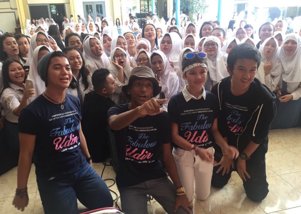 Pagi ini team #TheFabulousUdin udh ada di SMAN 4 Surabaya wohoo