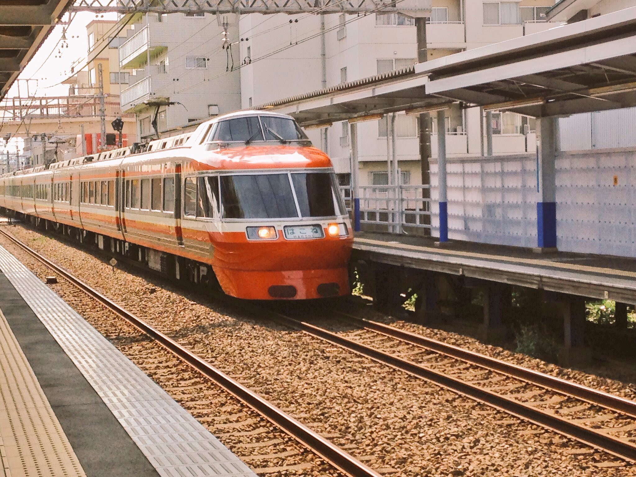 鮫順 昨日のロマンスカーlseの事故 の事を某巨大掲示板で読んでいた いやいや7000形はまだまだ人気があるね 早く復帰してほしいね 写真は昨日の昼下がりに生田駅で見かけたlse T Co Uqwluhabtm Twitter