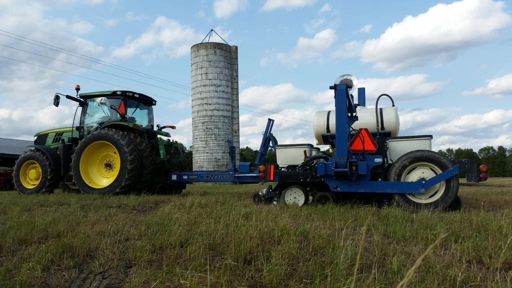 anders_e_shore's tweet image. @ChannelSeed @roeseed @Roeseedsolution Started putting beans in the ground today. #plant16 #plantbetweentherains