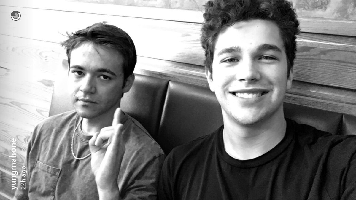 KazuhasBonsai's tweet photo. I ship #Auslex over everything still so https://t.co/PctSYMnkjl