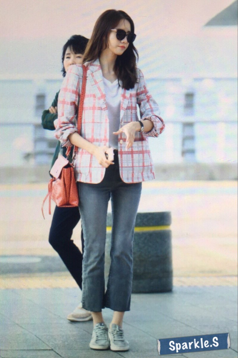 [PIC][16-05-2016]YoonA khởi hành đi Quảng Châu - Trung Quốc để tham dự sự kiện của hãng Game "武神赵子龙页游" vào sáng nay Ciido7FUYAA49_z