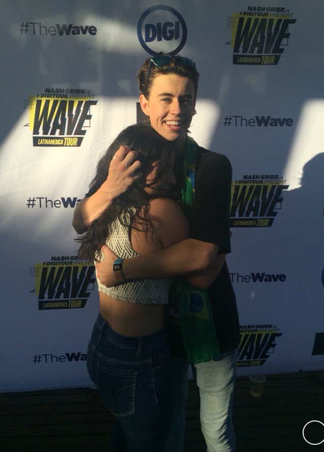 adamovicxh's tweet photo. GOALS DA MINHA VIDA #TheWaveRioDeJaneiro @Nashgrier https://t.co/C46ZXrV0zE