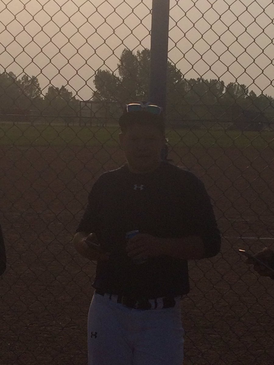 macklinsrlakers's tweet photo. @STUMPYFESER ruff first game. #3errors #HDMH https://t.co/5v4HWnKtuc