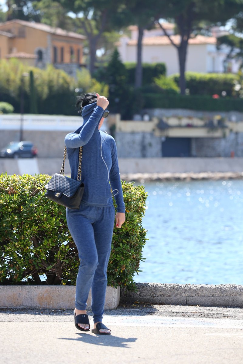 sitekatysource's tweet photo. Gallery Update with HQ new candids! Enjoy! #KatyPerry #Cannes #Kabloom https://t.co/dDWd08Buy4 https://t.co/cuChbRz89N