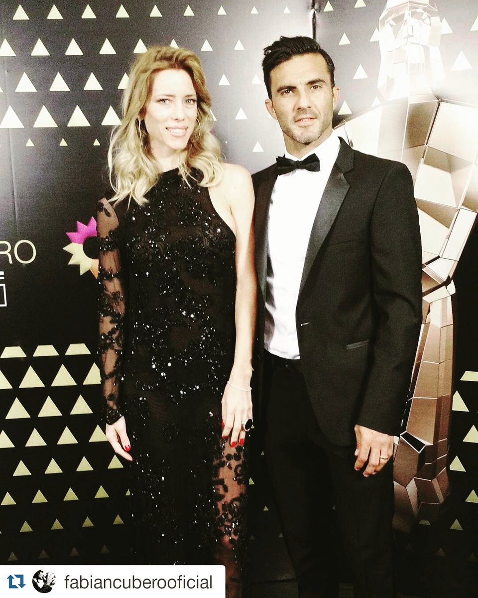 Fabian <a href="/5poroto/">Fabian Cubero</a> Cubero by Liguria en #mf2016 
Cc <a href="/nikitaneumann/">Nicole Neumann</a> 
#martinfierro2016 #RedCarpet