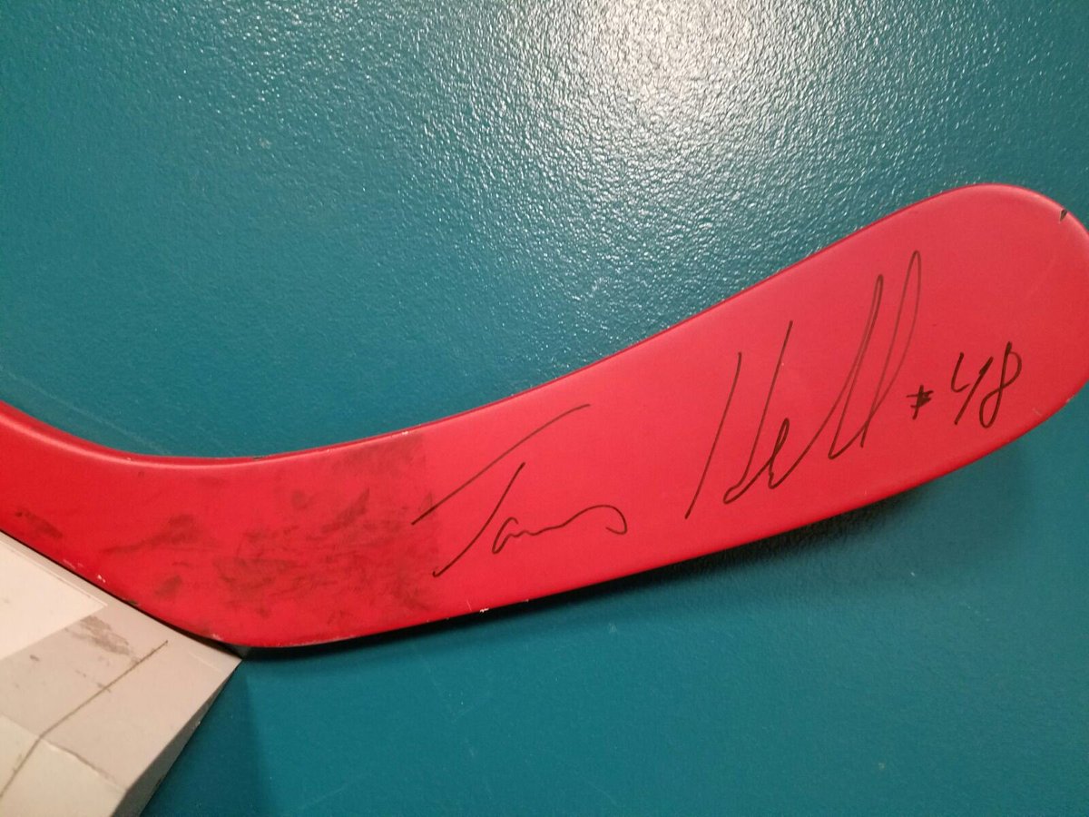 jpav8's tweet photo. RT to win this @TomasHertl48 game stick. Vote #NHL17Pavelski #NHL17CoverVote https://t.co/uOsbfzqUcP