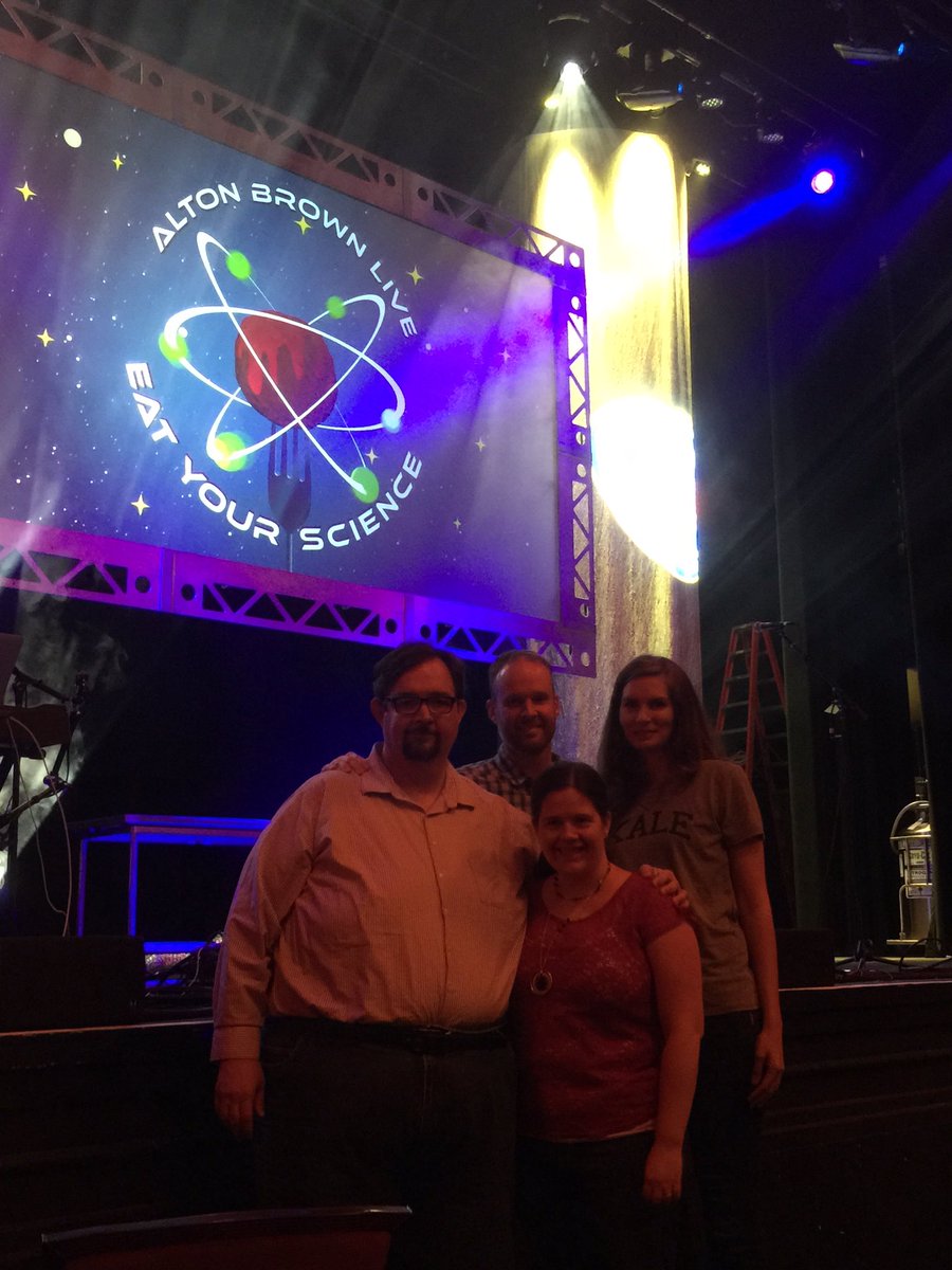 nbmo's tweet image. 5 minutes until show starts #AltonBrownLive