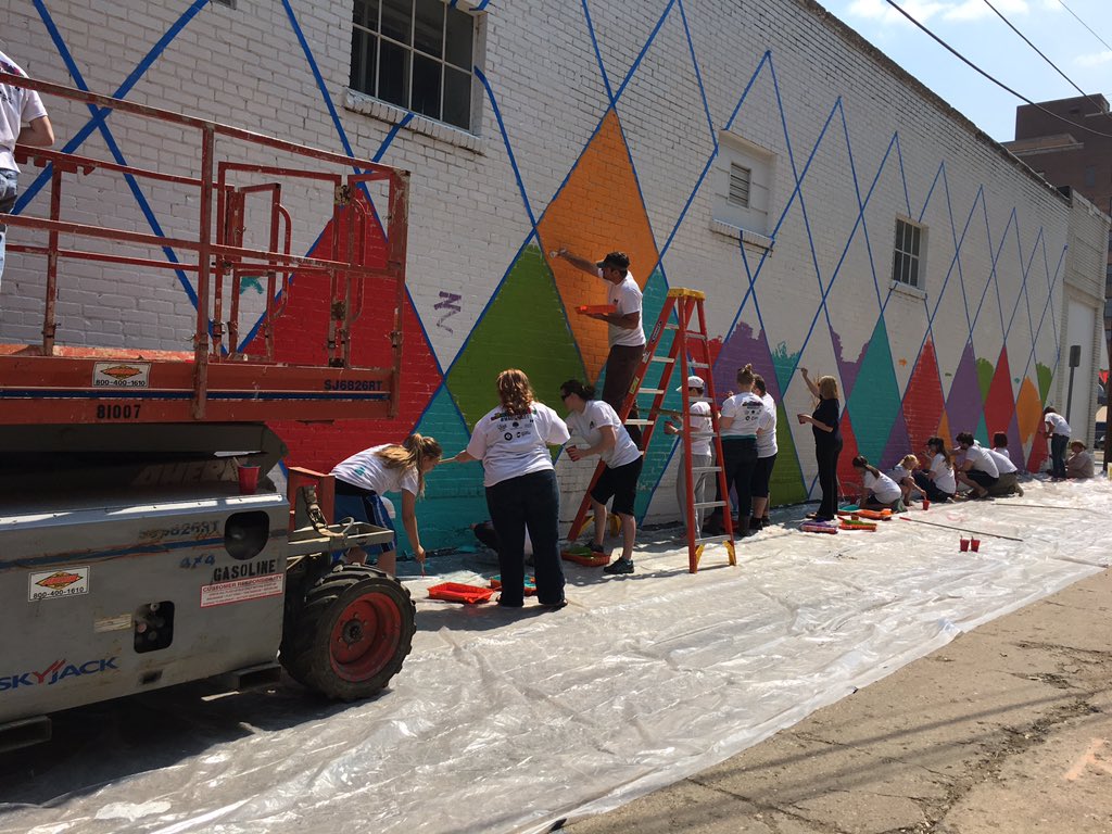 NancytheCFM's tweet photo. Painting the town... Argyle? Getting things done for Minot! #MSAM @CitiesOfService @AmeriCorpsVISTA #relilience https://t.co/9M6qYf1zmd