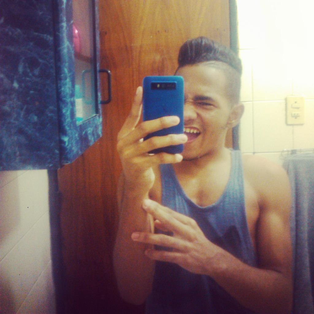 ManuelDancejm's tweet photo. Feliz de  la  vida https://t.co/0nD8coyxLr