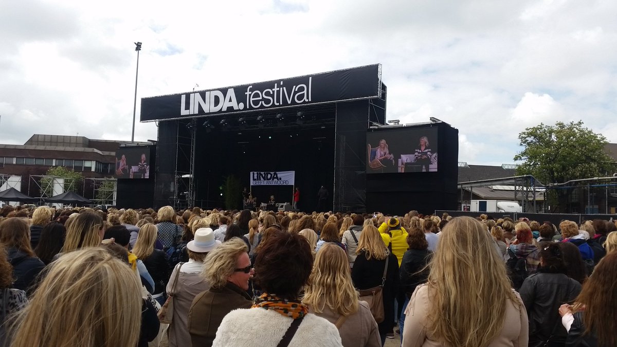 marikevdleeden's tweet photo. @scheulderman75 wat een leuk interview was dat gisteren! #lindafestival2016 https://t.co/3BsvNPeQsI