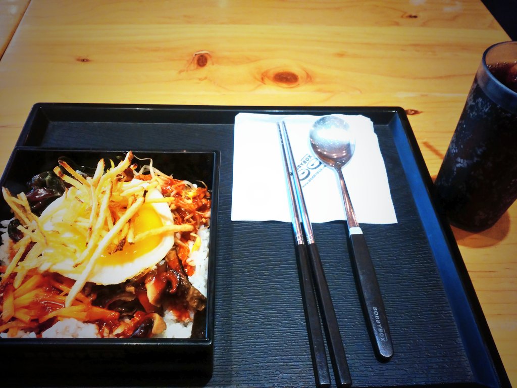iamLOVELYlassie's tweet image. Kay gigutom man. Mangaon ta! #koreanfood #bobbybox #eastwood