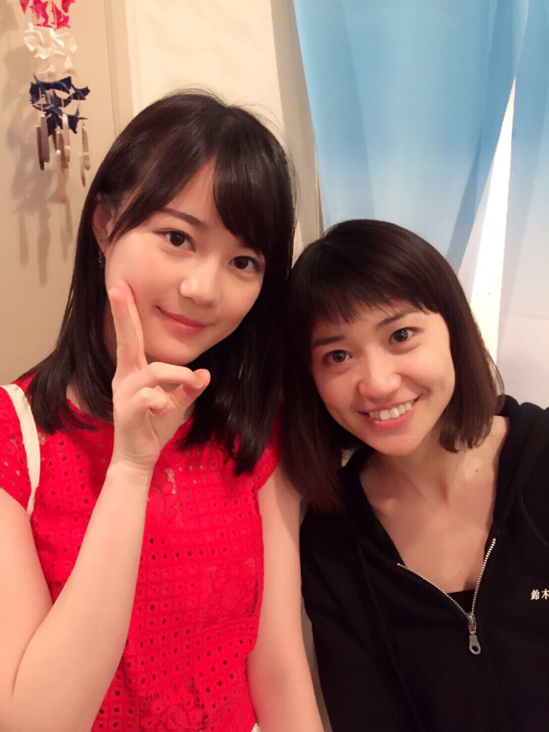 大島優子 グループは違えど 志は一緒だった初対面の子が来てくれました 乃木坂46の生田絵梨花ちゃん ありがとー T Co L6tnfcnoky Twitter