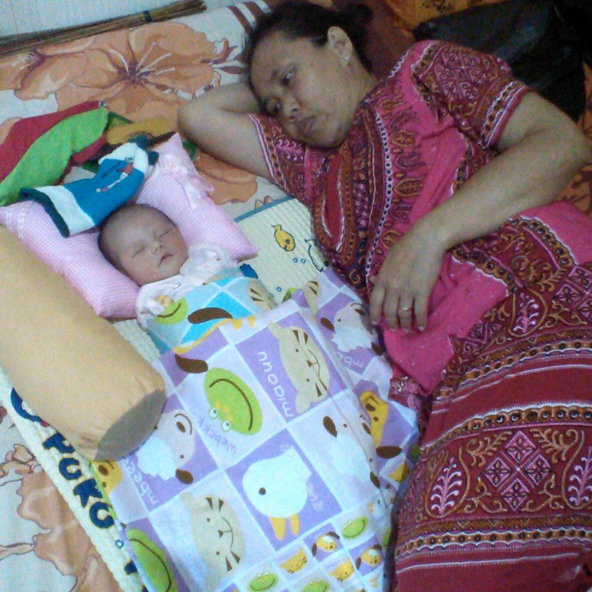 shegit08's tweet image. sama nenek tidur'y pules bangatt.!!