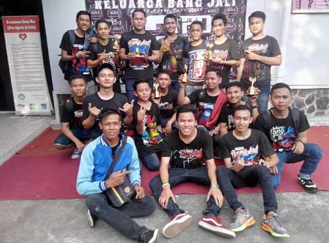 Bisa deket sedeket keluarga lebih bahagia dibandingkan sekedar kenal 😂tetap jadi keluarga kedua 🙏 cc: <a href="/KeL_BangJali/">KBJ OFFICIAL</a>