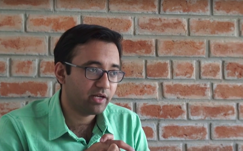 Tesla révolutionne la voiture, Ather se charge des scooters ow.ly/5B1H300aoeP