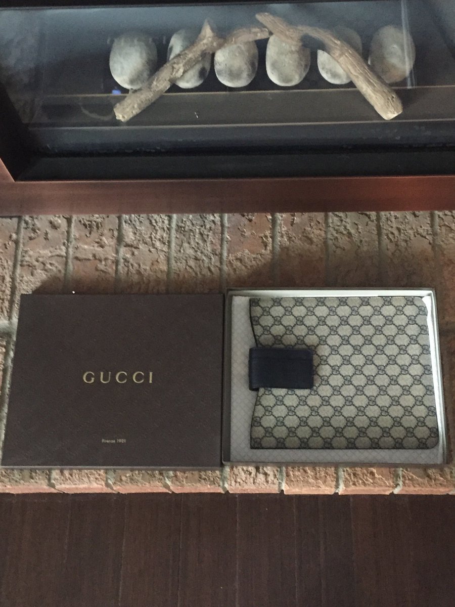 DesignDeals1's tweet photo. You have an IPad and want a stylish case? #designdeals is the place to go, we have Gucci cases for a very low price. https://t.co/6fJEKSvG2N