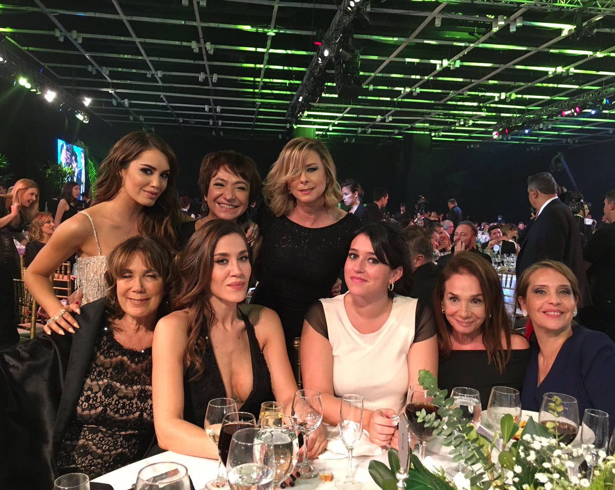 Las chicas de <a href="/EsperanzaMiaOK/">Esperanza mía</a>