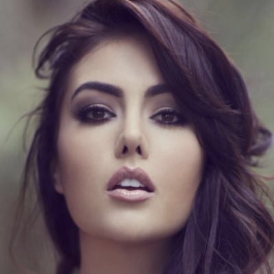 _MakeupIsArt's tweet photo. Let's make #NBLBarbaraTurbayVoto trending @Barbara_Turbay @NuestraBelleza https://t.co/x9wkR4phIb