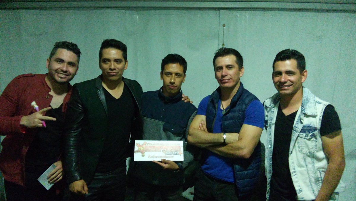 victor_elregio's tweet photo. @VyC_IDG. Promesa cumplida... Desde Metepec se llevó acabo la #EntrevistaCon.... @PrimosMX #IdentidadGrupera 📻📡🎧✌👊😀 https://t.co/PDlzK1PPNN