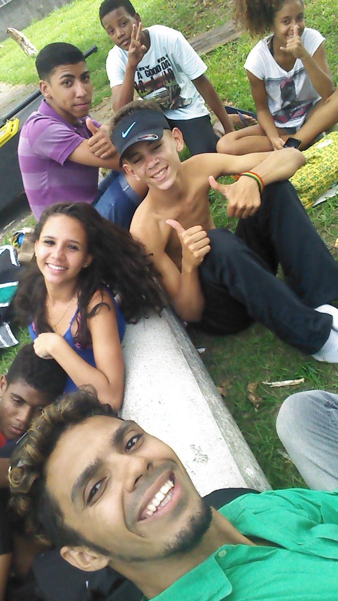 Banda_Emphac's tweet photo. E depois que o desfile acabou todos se jogaram no chão!!
#Emphac #RioBonito #BandaRB https://t.co/7ydqrdiD2k