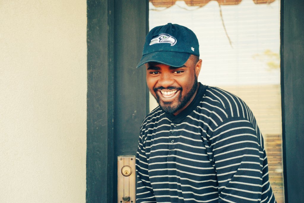 Sober_Stoners's tweet image. One of my Senior pictures👌 
#Class2k16