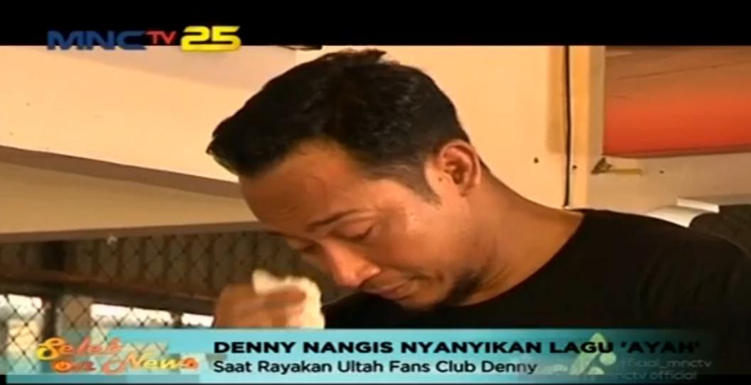 Denny Cagur nangis saat nyanyikan lagu 'Ayah', teringat almarhum Bang Jali, ayahnya. #SelebonNews