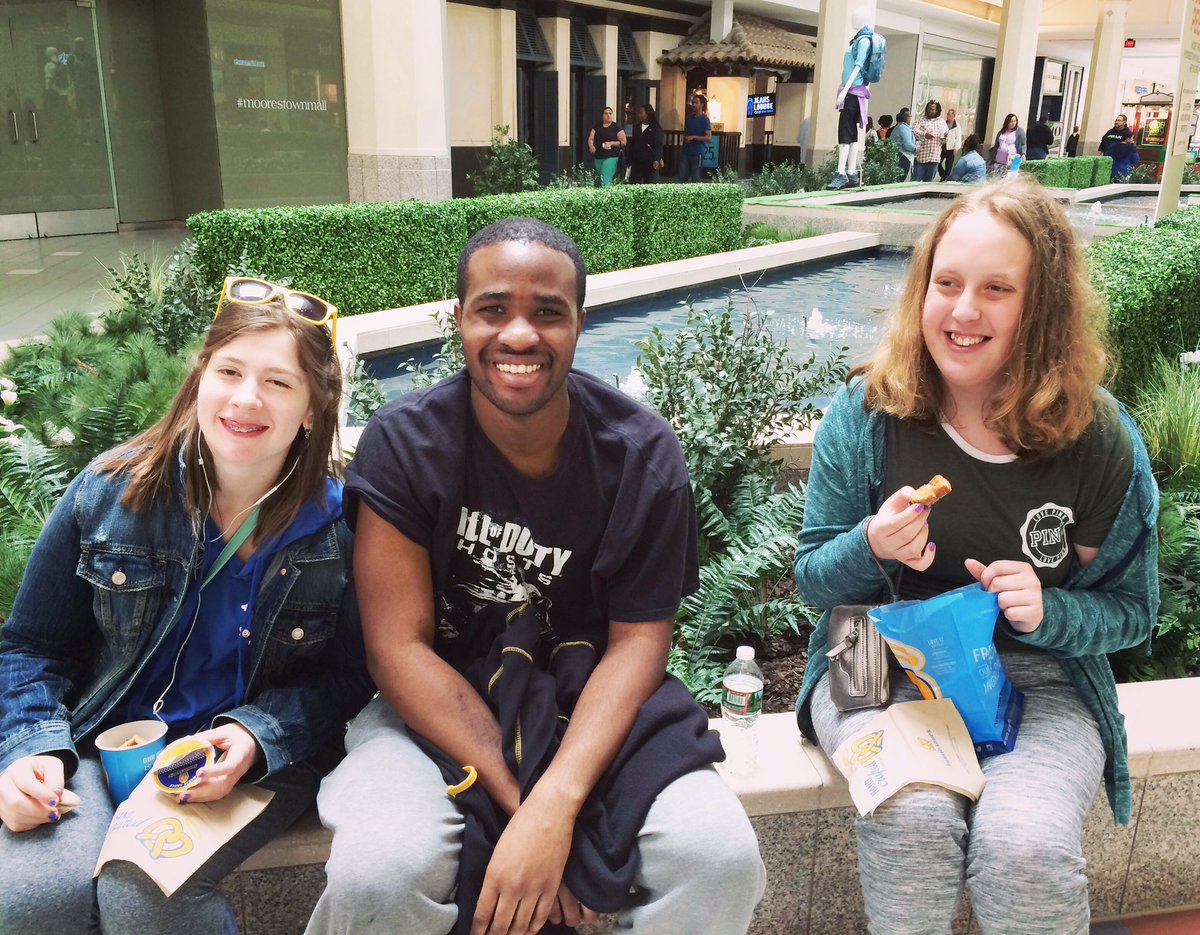 FFSocialGroup's tweet image. FF Parent:
"Just ran into a fantastic friend at the mall. They immediately recognized each other!  I love it "💜❤️🎉👫