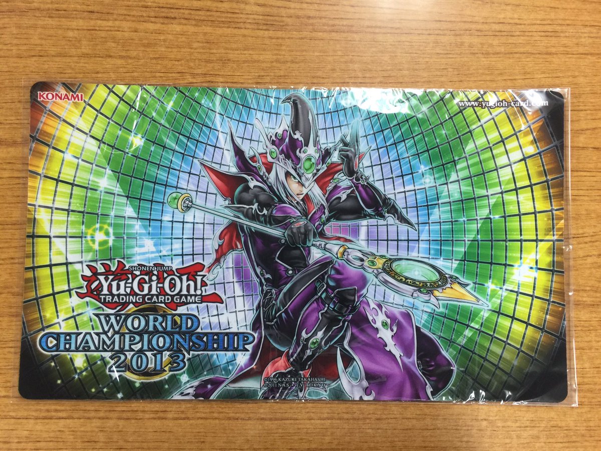 遊戯王 クリスタルウィングシンクロドラゴン プレイマット 遊戯王