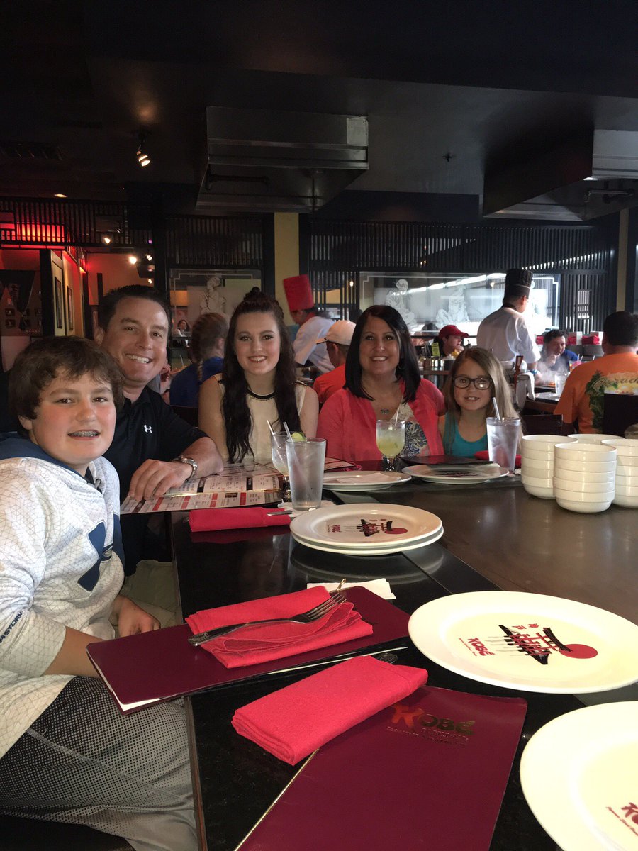 hannahmerchant_'s tweet image. take me back to florida where the sun was always shinin there was no school no drama just me and my family😔💓