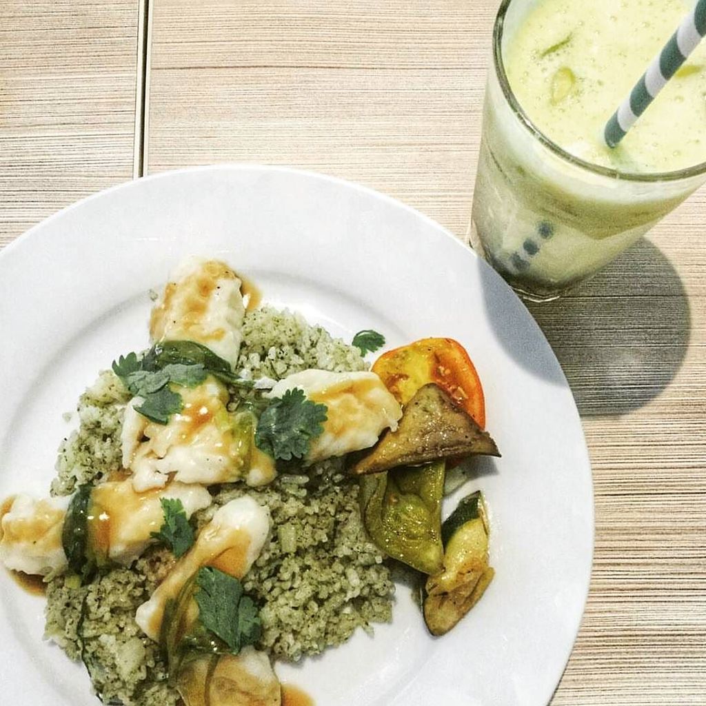 Lunch time calls for some #healthy (but #yummy) food choices! Try our Herb Crusted Dory served with Pesto rice and …