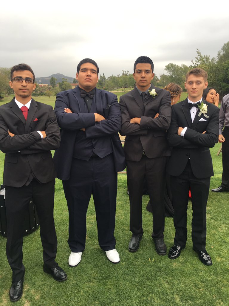 fr3dawg's tweet photo. Glad to have experienced prom with guys I've been through it all with 💯💯 https://t.co/EA7X4yJpU4