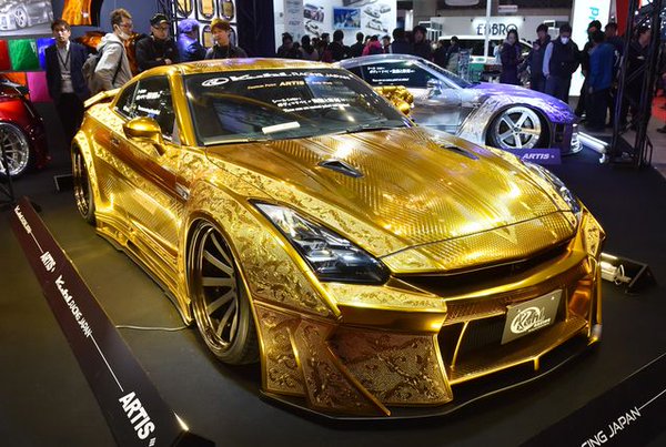 AlQamarAuto's tweet image. 1 Million $ Gold plated #Nissan #GTR Unveiled at the #AutoMechanika #Dubai 2016