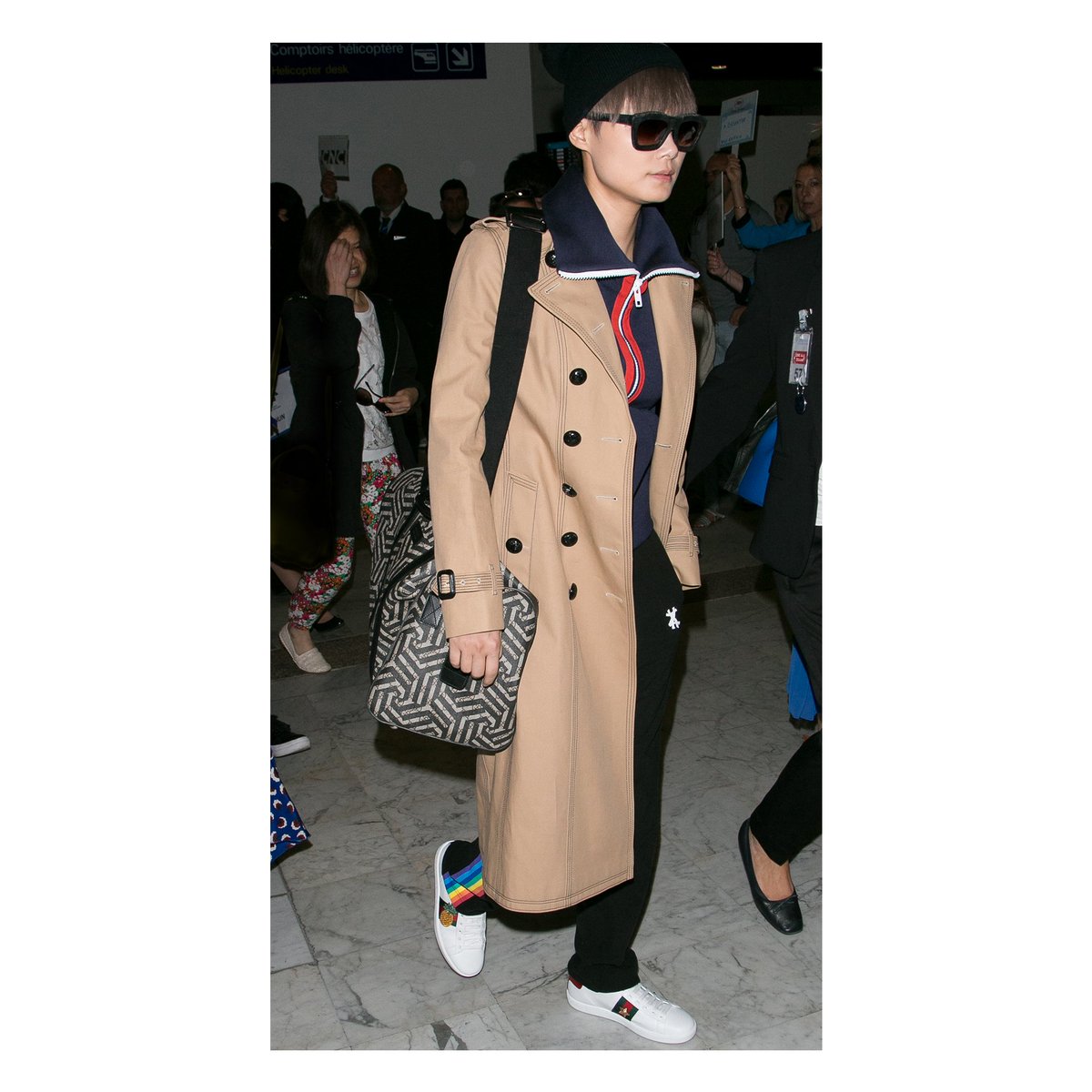 GUCCI JAPAN on Twitter: "クリス・リー #ChrisLee、ニースのコート・ダジュール空港にて。#GGCaleido ダッフルバッグ、#Gucci エーススニーカーを