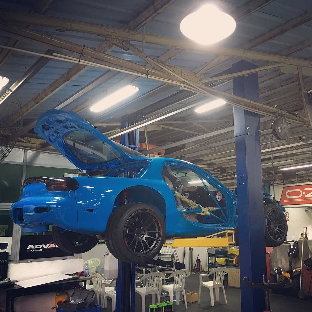 m_mediouni's tweet photo. #rx7 #mazda #rotary #fd3s #drift #jdm #initialp by initialp.hk https://t.co/SRMk2SpB2A