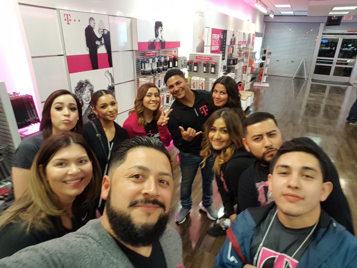 TheRealLeija's tweet photo. District meeting, Team Montebello &amp; Whittier! #HoldTheRope https://t.co/ObBvIUpmbM