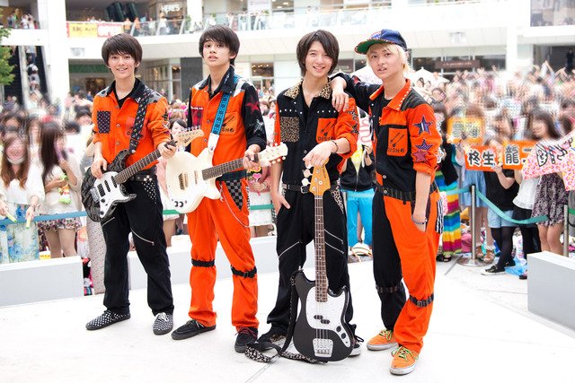 Dish S 1st Single Under Their Major Label Sony I Can Hear Was Released On Jun 19 13 And Was A Naruto Ed Dish S 1st Single Under Their Major Label Sony I Can Hear Was Released On Jun 19 13 And Was A Naruto Ed