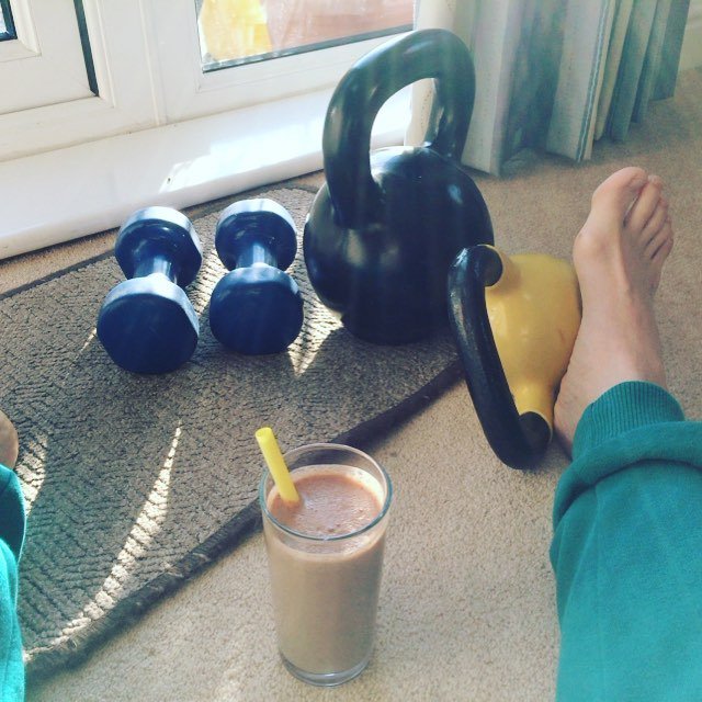 NUTRiBULLETFans's tweet image. Recovery smoothie after mini morning workout #homegym #kettlebells #miniworkout #nutribullet #maca #cacaopowder #al…