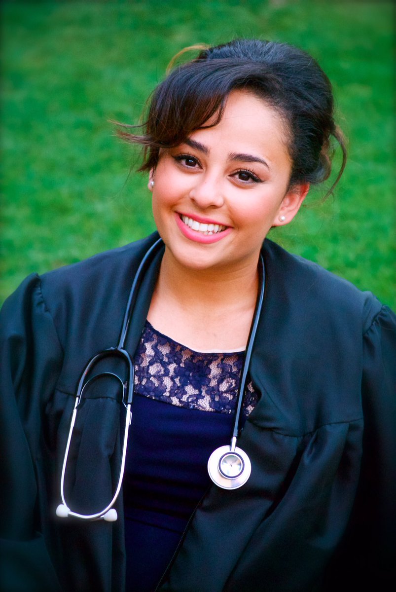 96eleiva's tweet image. ALMOST 🎓 #class2k16