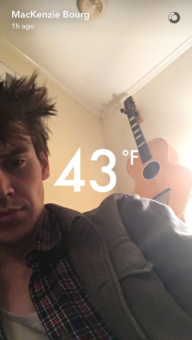 lilmoonmack's tweet photo. Just use this to get through your day 😋💤 https://t.co/AtGUv5zGIQ