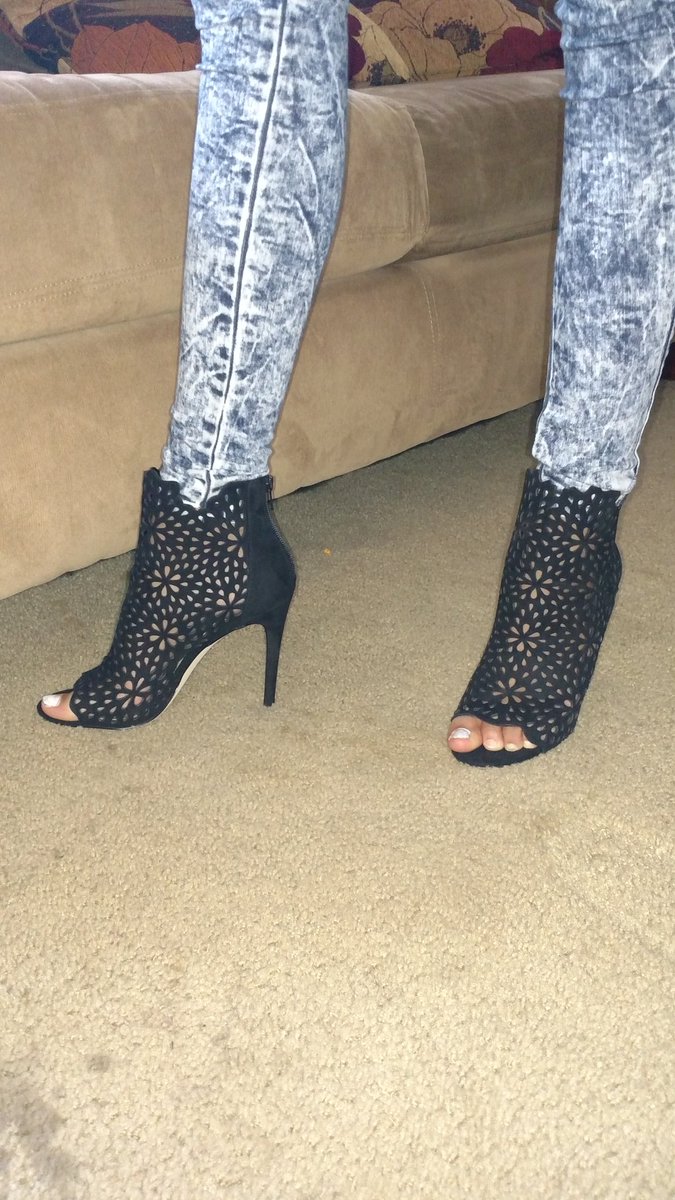 abernathy_paula's tweet photo. @CynthiaBailey10 my daughter has the fashion bug....#mondaymotivation #styleflow luv u skinnie minnie.... https://t.co/XoWsZTPDHK