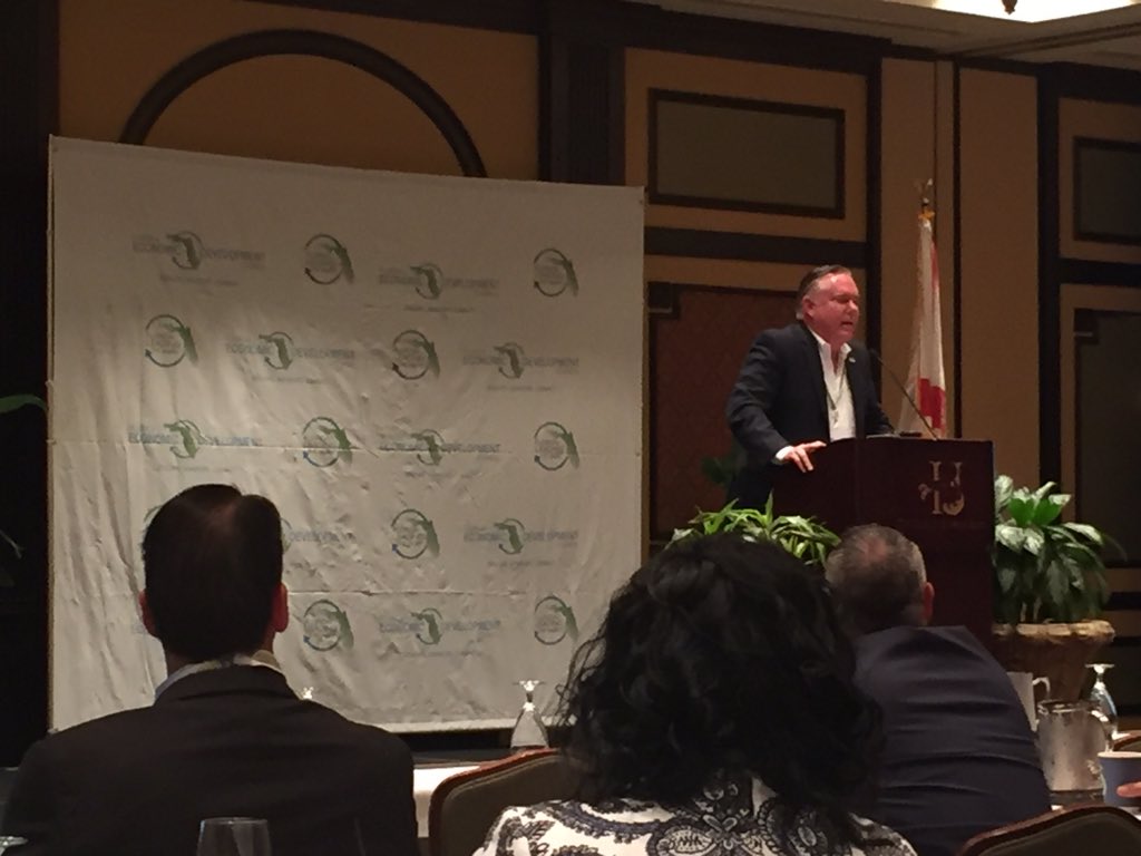 Bob Swindell from <a href="/GFLAlliance/">GFLAlliance</a> kicking off #fedc16 Should be an exciting two days! #economicdevelopment