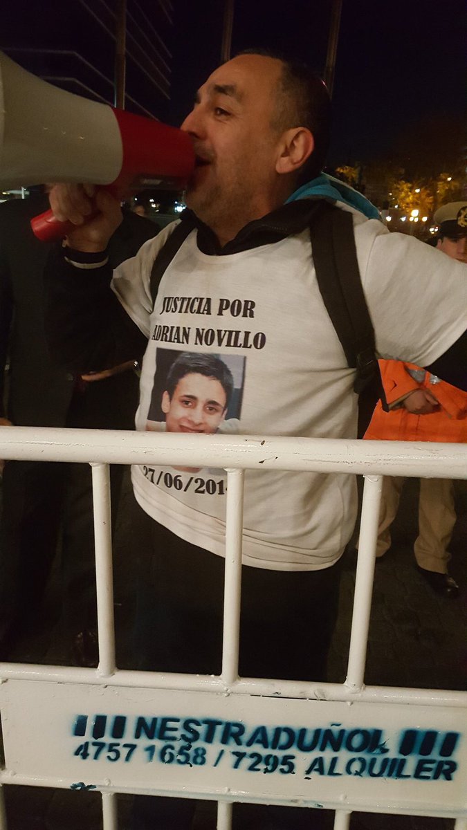 di_nucci's tweet photo. Esta cuenta banca a muerte al Papa de #AdriánNovillo , que ayer volvió a pedir justicia en la entrega de los #mf2013 https://t.co/DughjHrb7c