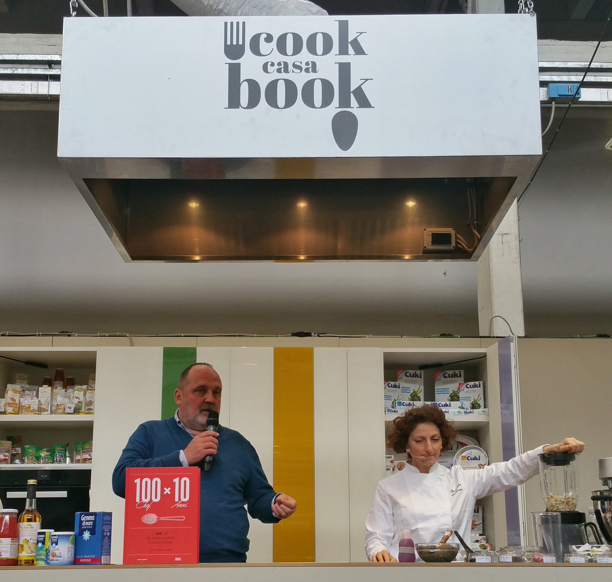 Daniela Cicioni prepara una ricetta #vegan con .@oloapmarchi #SalTo16 #casacookbook