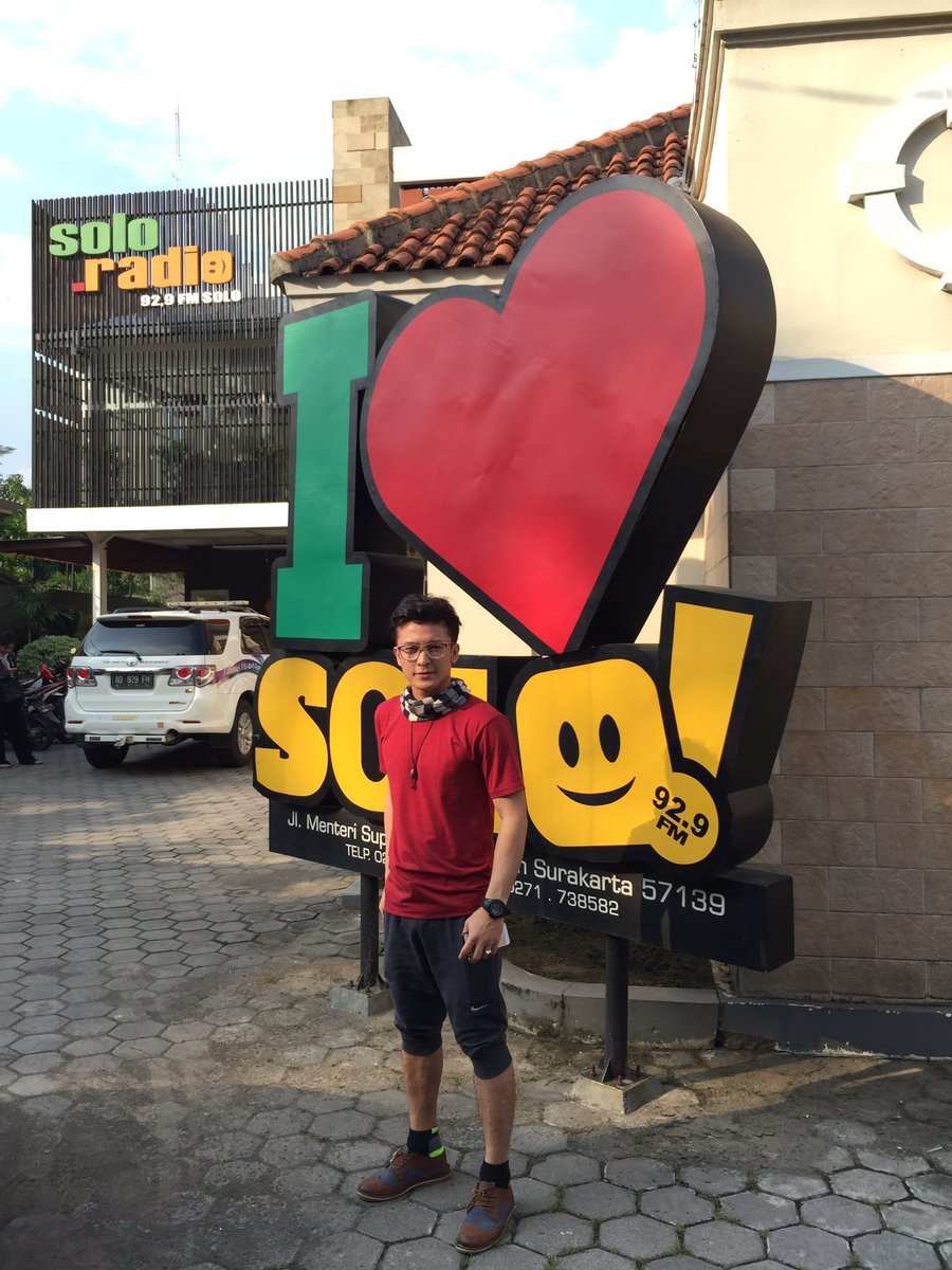 aferecords's tweet photo. Nih mimin kasi foto @yonggimiladian sedang promo radio @solo_radio #ceritacinta nya https://t.co/pxDEpEuiLK