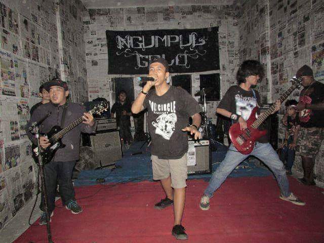 On stage <a href="/holycircle_hc/">HOLY CIRCLE HARDCORE</a> at ngumpulgalo#8