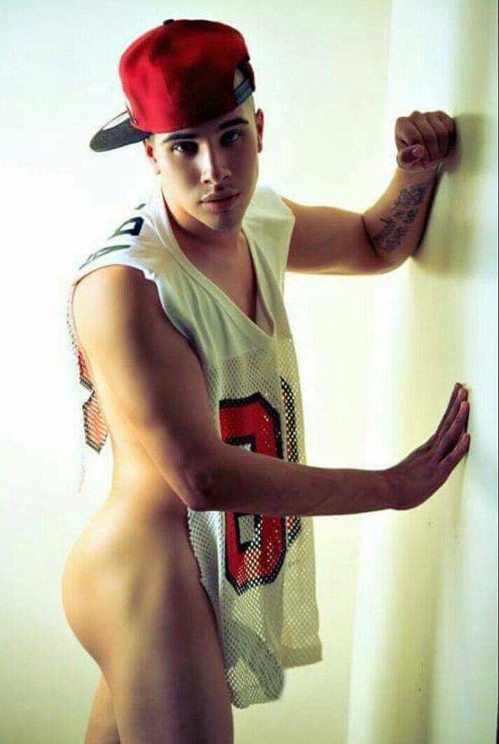 HermanoAmigoGay's tweet photo. #sexyman #HermanoAmigoGay https://t.co/XVDFSFBwAu