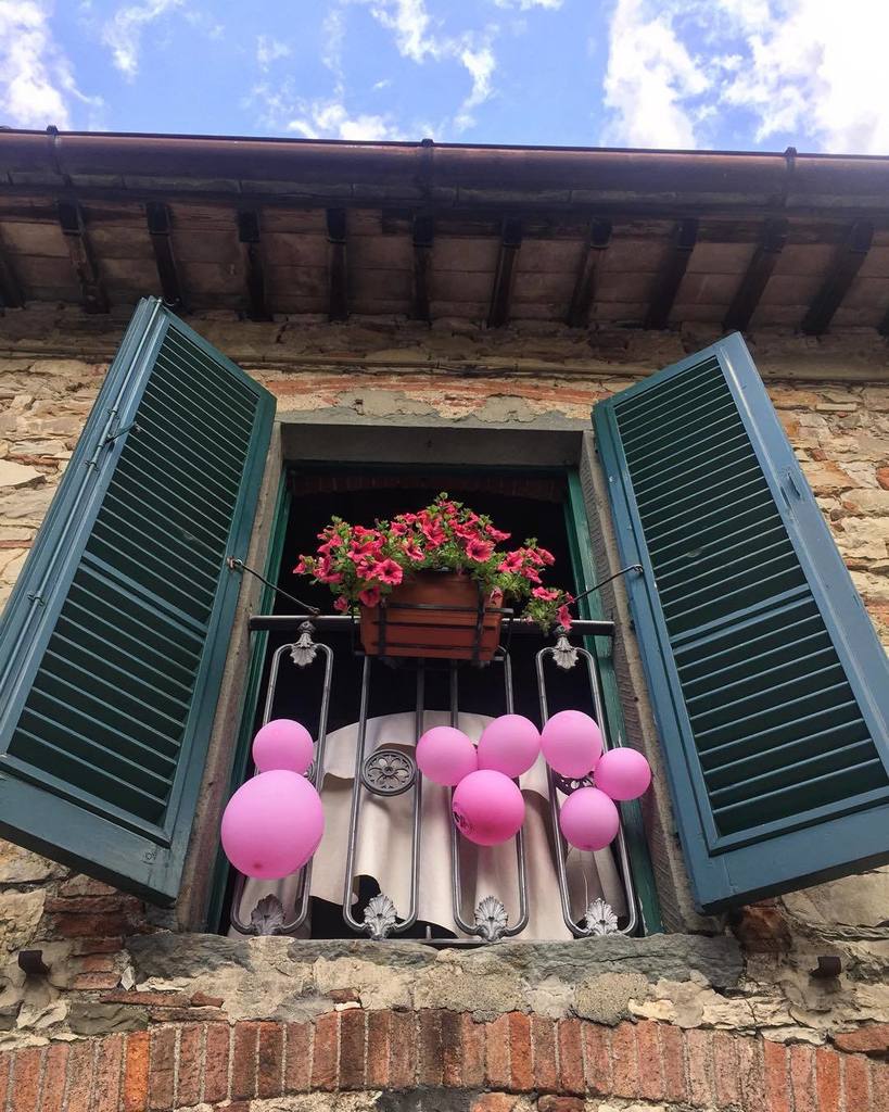 WeTuscany's tweet photo. Buongiorno! 🎈 #giro #giro2016 #giroditalia #raddainchianti #toscana #tuscany #chianti #джиро #кьянти #тосканакакона… https://t.co/GtPDJ33RJ5
