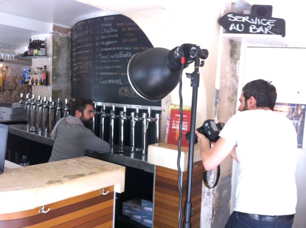 Shooting "Les rois de la mousse" pour le prochain <a href="/LeBrancheMag/">Le Branché</a> avec Romain et sa barbe à <a href="/LaFineMousse/">La Fine Mousse</a>
