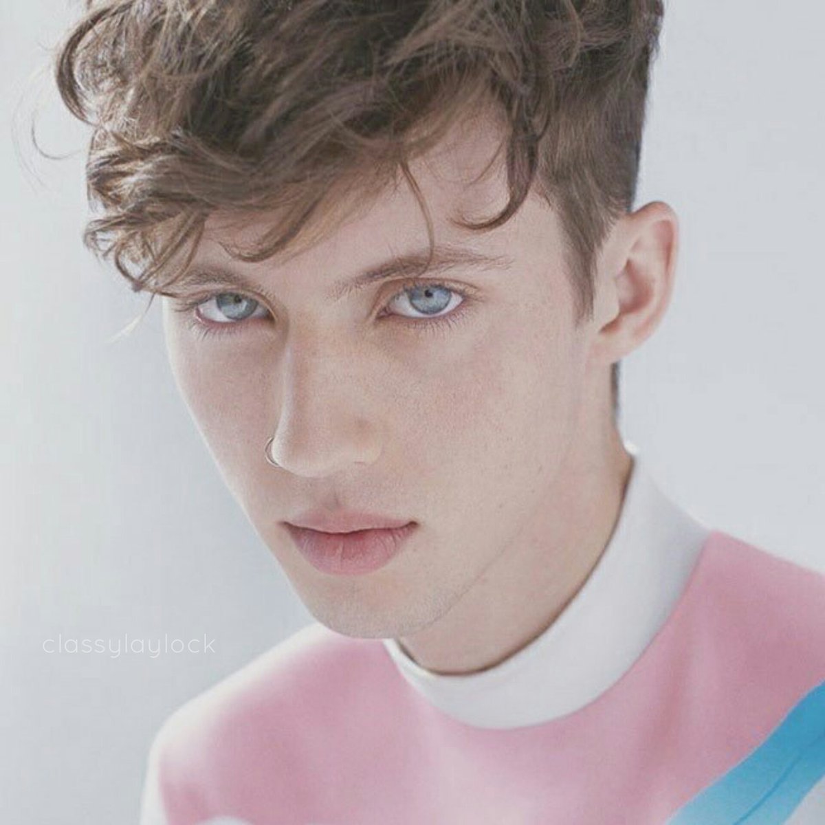 classylaylock's tweet photo. Troye Sivan Layouts (Part 2)
�� retweet or like if saving
♡ mbf
♡ don't steal
♡ give credits https://t.co/fnVdDDhVPn