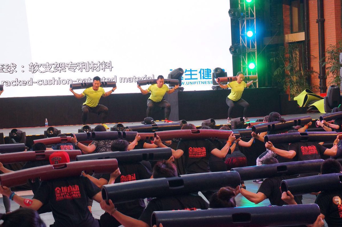 viprglobal's tweet photo. The power of loaded movement training - awesome shot taken at the Spring Fitness event in China! #teamViPR https://t.co/xe3G9iF3Z6